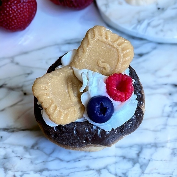 ⚠️SALE Candle // Handmade Cookie And Berries Soy Wax Candle SEND OFFERS - Picture 2 of 4